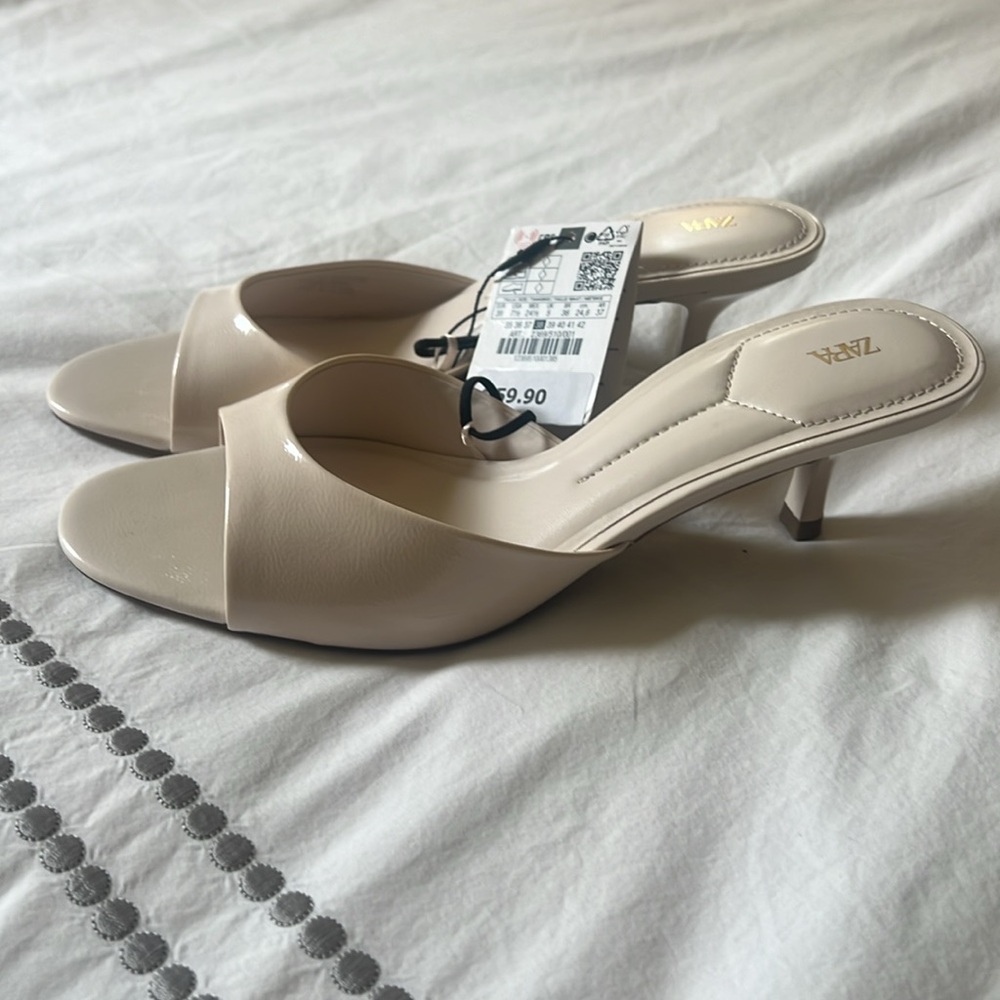 Zara Women's Cream Slide Sandals 7.5